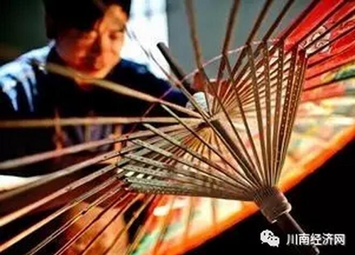 泸州分水油纸伞:储蓄美仑美奂的乡愁(图6) 泸州分水油纸伞:储蓄美仑美奂的乡愁(图6)