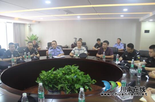 市中院对龙马潭区法院司法警察庭审警务保障执法规范化考核验收(图2) 市中院对龙马潭区法院司法警察庭审警务保障执法规范化考核验收(图2)