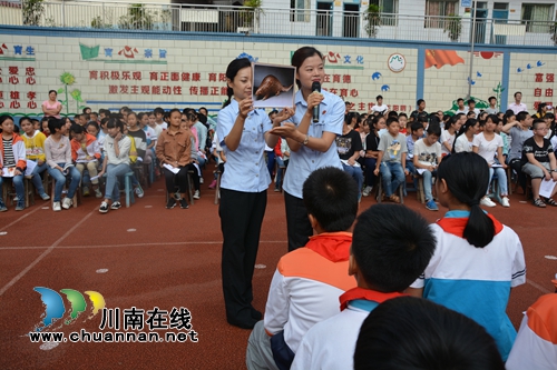 江阳区法院“萤火虫普法志愿行”第51场创文知识宣讲走进弥陀学校(图4) 江阳区法院“萤火虫普法志愿行”第51场创文知识宣讲走进弥陀学校(图4)