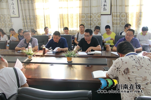 合江县九支中学启动“青蓝工程”(图2) 合江县九支中学启动“青蓝工程”(图2)