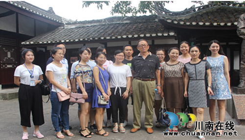泸州文化经济名家看江阳 邻玉白酒小镇窖酒香(图4) 泸州文化经济名家看江阳 邻玉白酒小镇窖酒香(图4)