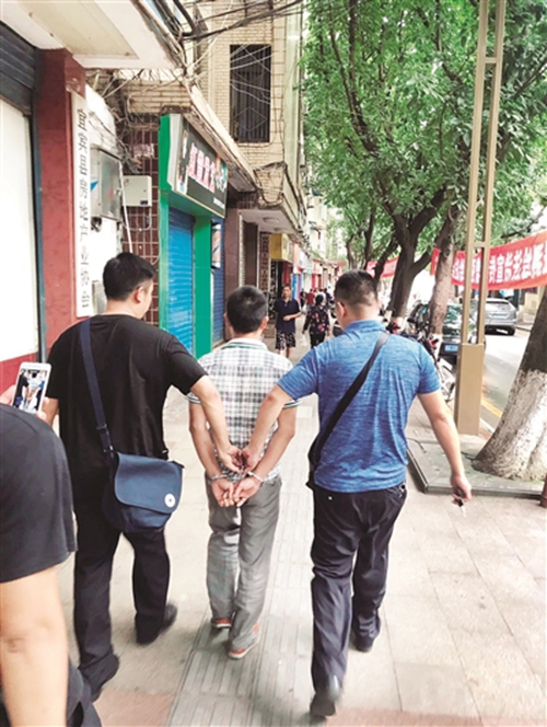 宜宾:老板做生意负债 “变身”大盗被抓捕(图1) 宜宾:老板做生意负债 “变身”大盗被抓捕(图1)