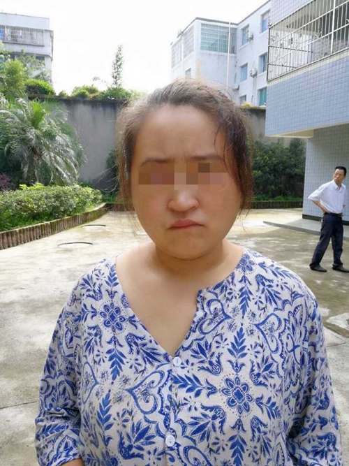 流浪17载妇女 宜宾市救助站24小时帮她归故乡(图1) 流浪17载妇女 宜宾市救助站24小时帮她归故乡(图1)