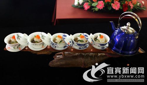 这个拼盘像一幅画 宜宾高级厨师比拼厨艺(图2) 这个拼盘像一幅画 宜宾高级厨师比拼厨艺(图2)