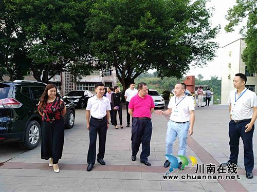泸州市政协副主席李锋调研九支中学创文工作(图2)