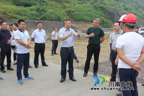 泸县县委书记薛学深带队到调研G8515建设情况(图2)
