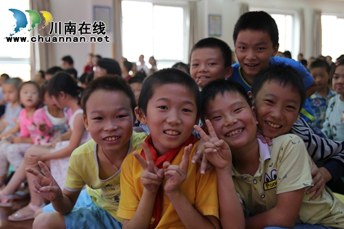 情暖学生娃!爱心企业走进泸州特校献爱心(图1) 情暖学生娃!爱心企业走进泸州特校献爱心(图1)
