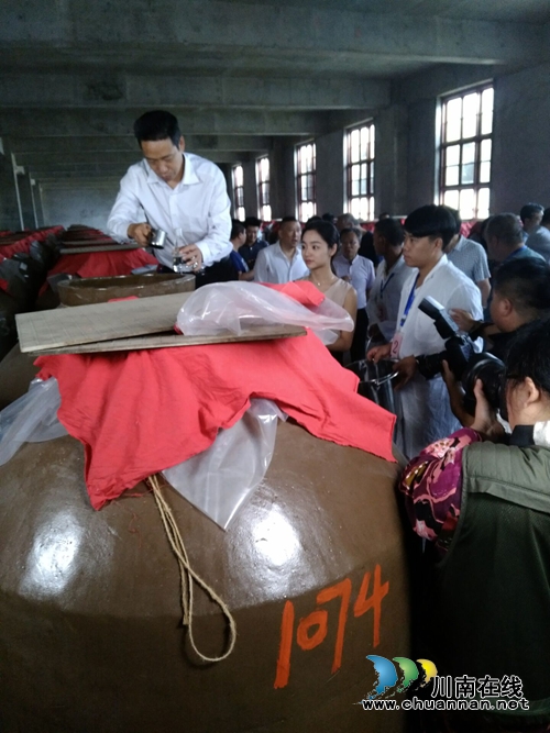 顶级专家“望闻问切” 年份潭酒四度登场(图16) 顶级专家“望闻问切” 年份潭酒四度登场(图16)