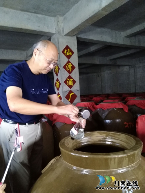 顶级专家“望闻问切” 年份潭酒四度登场(图12) 顶级专家“望闻问切” 年份潭酒四度登场(图12)