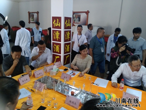顶级专家“望闻问切” 年份潭酒四度登场(图25) 顶级专家“望闻问切” 年份潭酒四度登场(图25)