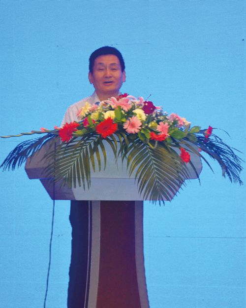 作家叶辛点赞酒城：留住你的脚步&nbsp;带走你的感动(图2)