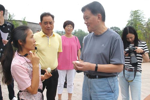 我为扶贫做件事！泸州市政协委员在行动(图2)