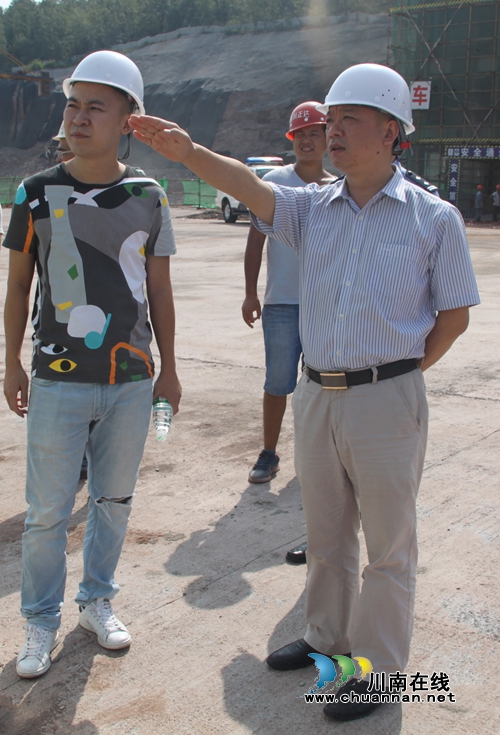 古蔺县副县长罗庆华督导公安交通管理“三个中心”建设