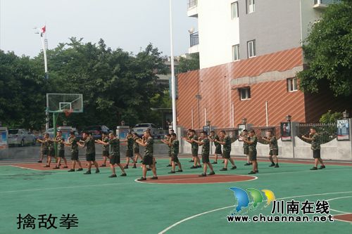泸县综合应急救援大队新训队举行专项业务技能训练(图1)