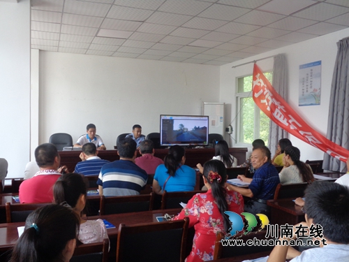 泸县奇峰派出所深入辖区开展机动车驾驶员培训会