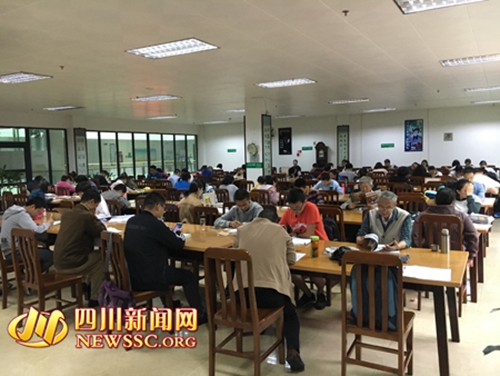 国庆长假泸州图书馆开放&nbsp;市民看书充电人气旺