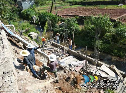 古蔺县:国庆期间拆违工作“不放假”(图1) 古蔺县:国庆期间拆违工作“不放假”(图1)