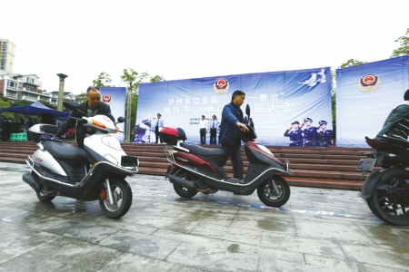 泸州“两车卫士” 追回100多辆被盗车(图1) 泸州“两车卫士” 追回100多辆被盗车(图1)