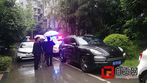 欠钱未还&nbsp;自贡男名下“保时捷卡宴”被扣押(图1)