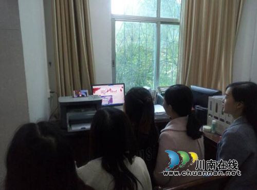 贵州德旺乡妇联组织妇女群众收看“女性之声”网站开通直播