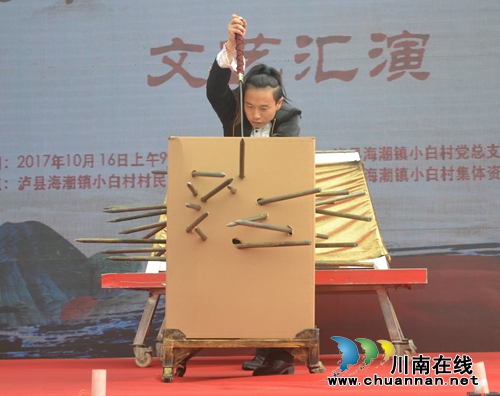 喜迎十九大&nbsp;泸县小白村村民自发筹办文艺演出(图9)