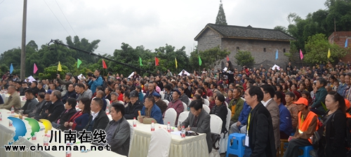 喜迎十九大&nbsp;泸县小白村村民自发筹办文艺演出(图13)