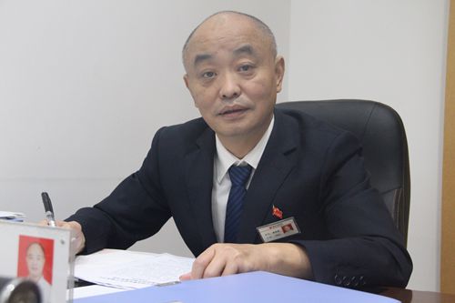 泸州“义务兵”:用言行汇聚成闪光灯 用匠心为党徽添光彩(图5) 泸州“义务兵”:用言行汇聚成闪光灯 用匠心为党徽添光彩(图5)