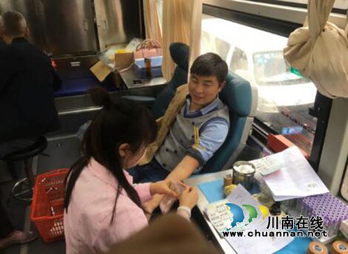 龙马潭区特兴镇组织义务献血活动(图1) 龙马潭区特兴镇组织义务献血活动(图1)