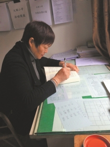 内江“抠门校长”庞素碧:大爱服务师生苦亦甘(图1) 内江“抠门校长”庞素碧:大爱服务师生苦亦甘(图1)