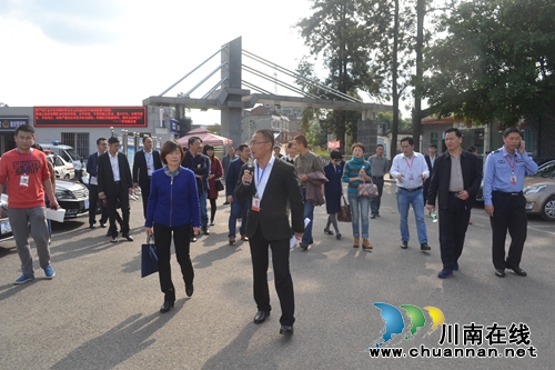 泸州建校接受四川省依法治校示范校评估验收(图2) 泸州建校接受四川省依法治校示范校评估验收(图2)