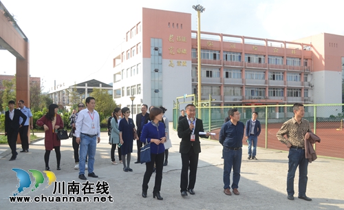 泸州建校接受四川省依法治校示范校评估验收(图10) 泸州建校接受四川省依法治校示范校评估验收(图10)