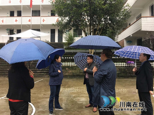 合江县县委副书记王一米率队督查自怀镇教育工作