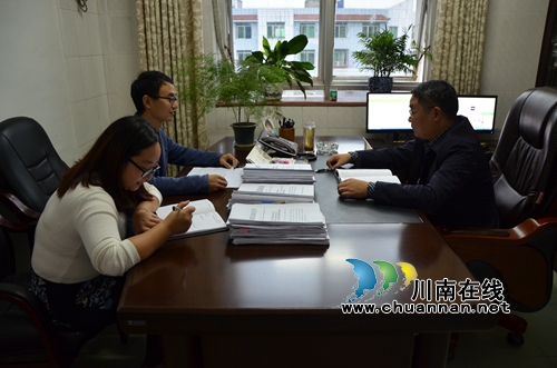 泸县太伏镇开展非贫困村第一书记谈心谈话活动