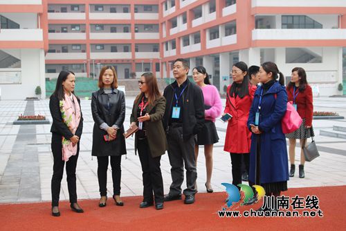 龙马潭区政协领导莅临泸州十二中调研
