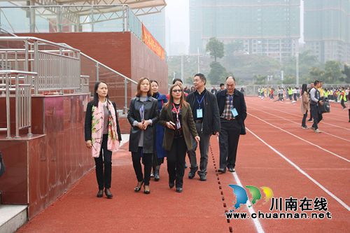 龙马潭区政协领导莅临泸州十二中调研(图2)