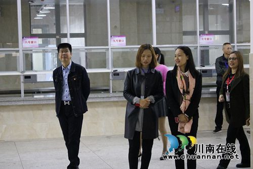 龙马潭区政协领导莅临泸州十二中调研(图4)