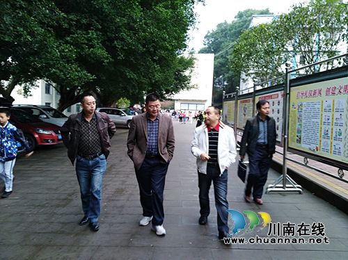 冯图到合江县九支中学检查均衡教育和脱贫攻坚工作(图3)