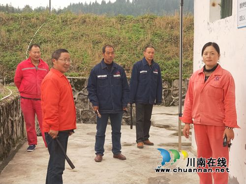 威鑫煤业加强西华炸药库安全管理(图1) 威鑫煤业加强西华炸药库安全管理(图1)