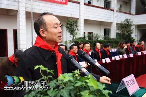 送文化下乡 泸州市作家协会向山区学生赠书(图5) 送文化下乡 泸州市作家协会向山区学生赠书(图5)