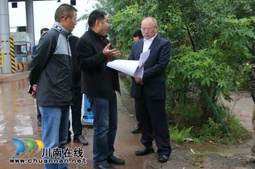 张文杰调研龙城大道与高速连接线有关工作(图1) 张文杰调研龙城大道与高速连接线有关工作(图1)