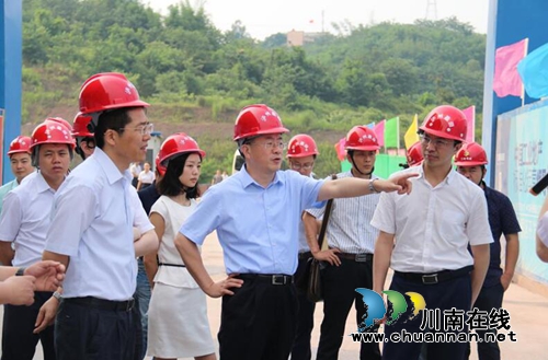 泸州市委副书记、市长刘强赴长开区调研智能终端产业发展情况(图1)