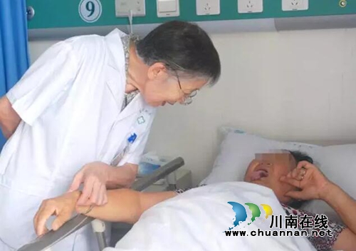 西南医大中医院孙同郊荣获“最美中医”称号(图4) 西南医大中医院孙同郊荣获“最美中医”称号(图4)