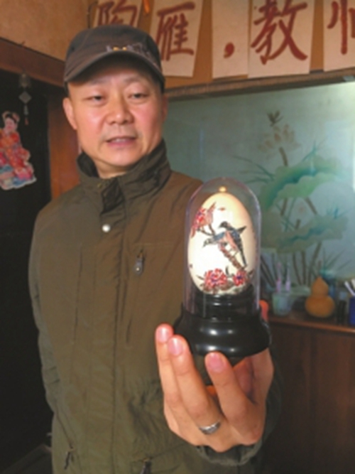 内江"雷氏蛋壳画"申报非遗壳蛋间&nbsp;绘出大世界(图1)