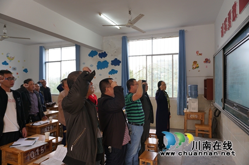 纳溪区教育局周福超副局长到天仙镇学校上党课(图1)