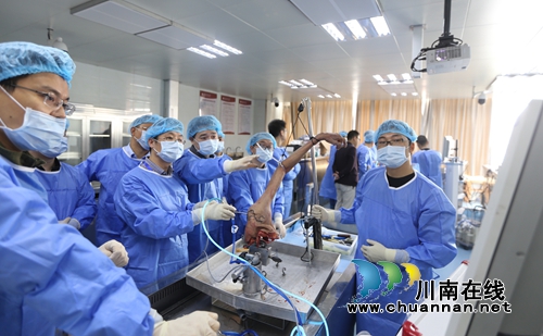 西南医大中医院举办全国ConMed关节镜培训课(图4) 西南医大中医院举办全国ConMed关节镜培训课(图4)