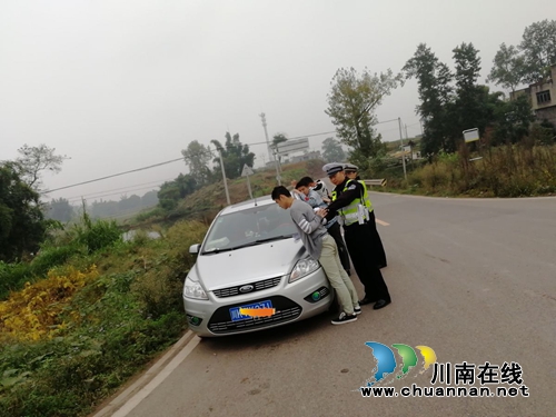 男子驾车神情慌张 泸县警方一查原是吸毒男(图1) 男子驾车神情慌张 泸县警方一查原是吸毒男(图1)
