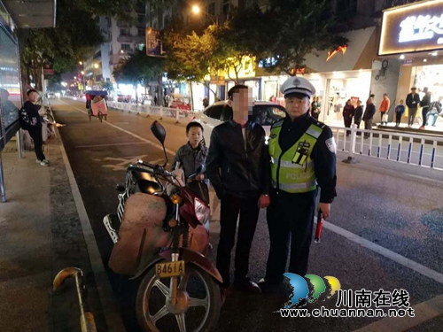 宜宾筠连交警大队夜查酒驾保平安(图1) 宜宾筠连交警大队夜查酒驾保平安(图1)