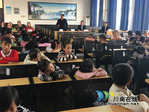 宜宾罗龙实验小学食品安全事故应急演练(图4) 宜宾罗龙实验小学食品安全事故应急演练(图4)