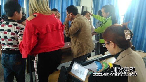 宜宾罗龙实验小学食品安全事故应急演练(图8) 宜宾罗龙实验小学食品安全事故应急演练(图8)