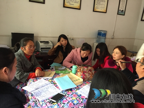 叙永县分水镇中心小学校重视新教师培训工作